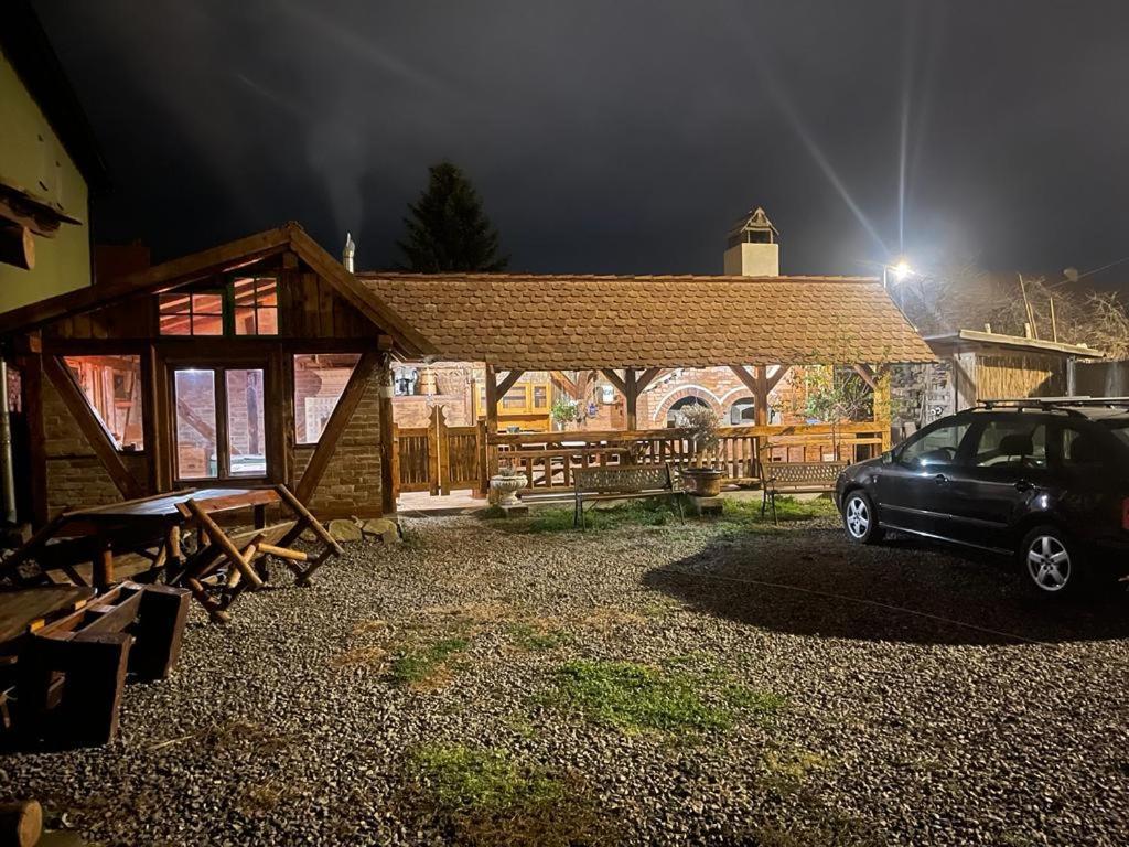 Guest House Hena Sfântu Gheorghe Exterior foto